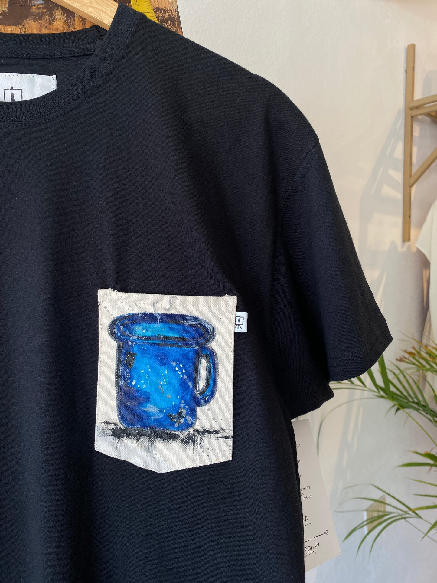T-shirt negra coffee peltre