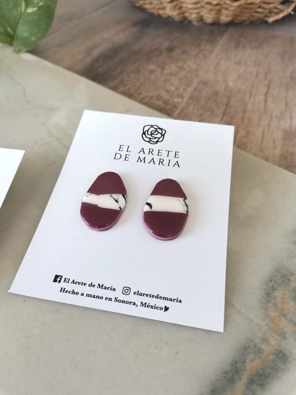 Aretes rosa con hueso